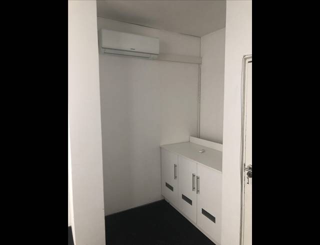 133M² OFFICE TO LET IN SEA POINT